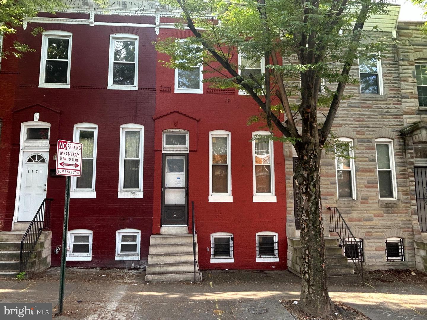 2123 W Lexington St Property Photo 1