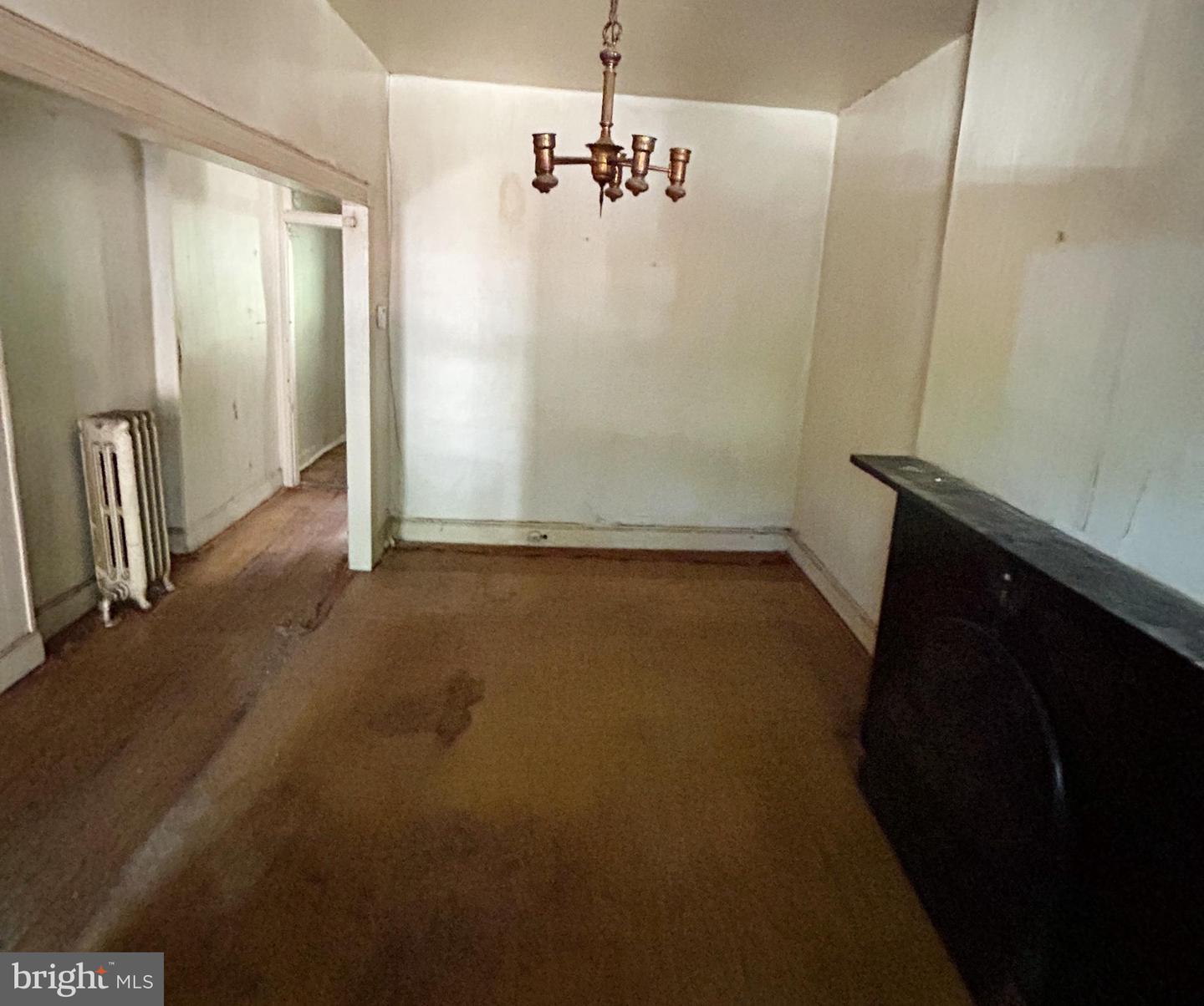 2123 W Lexington St Property Photo 6