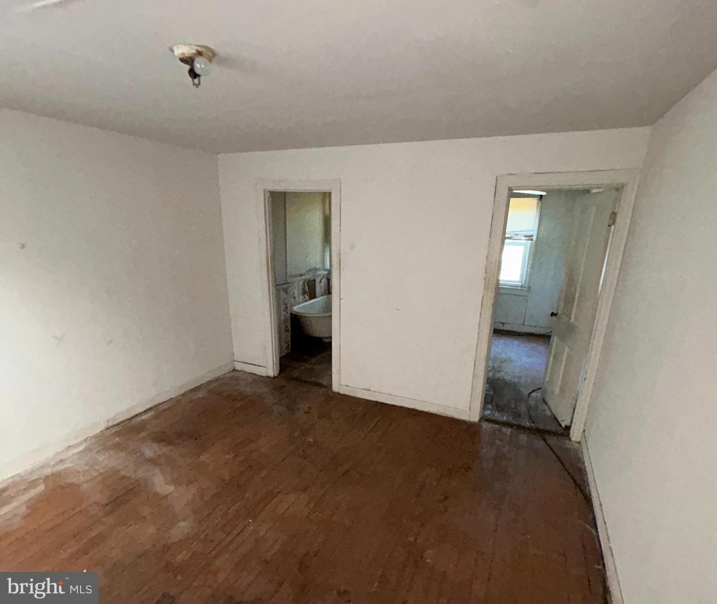 2123 W Lexington St Property Photo 14