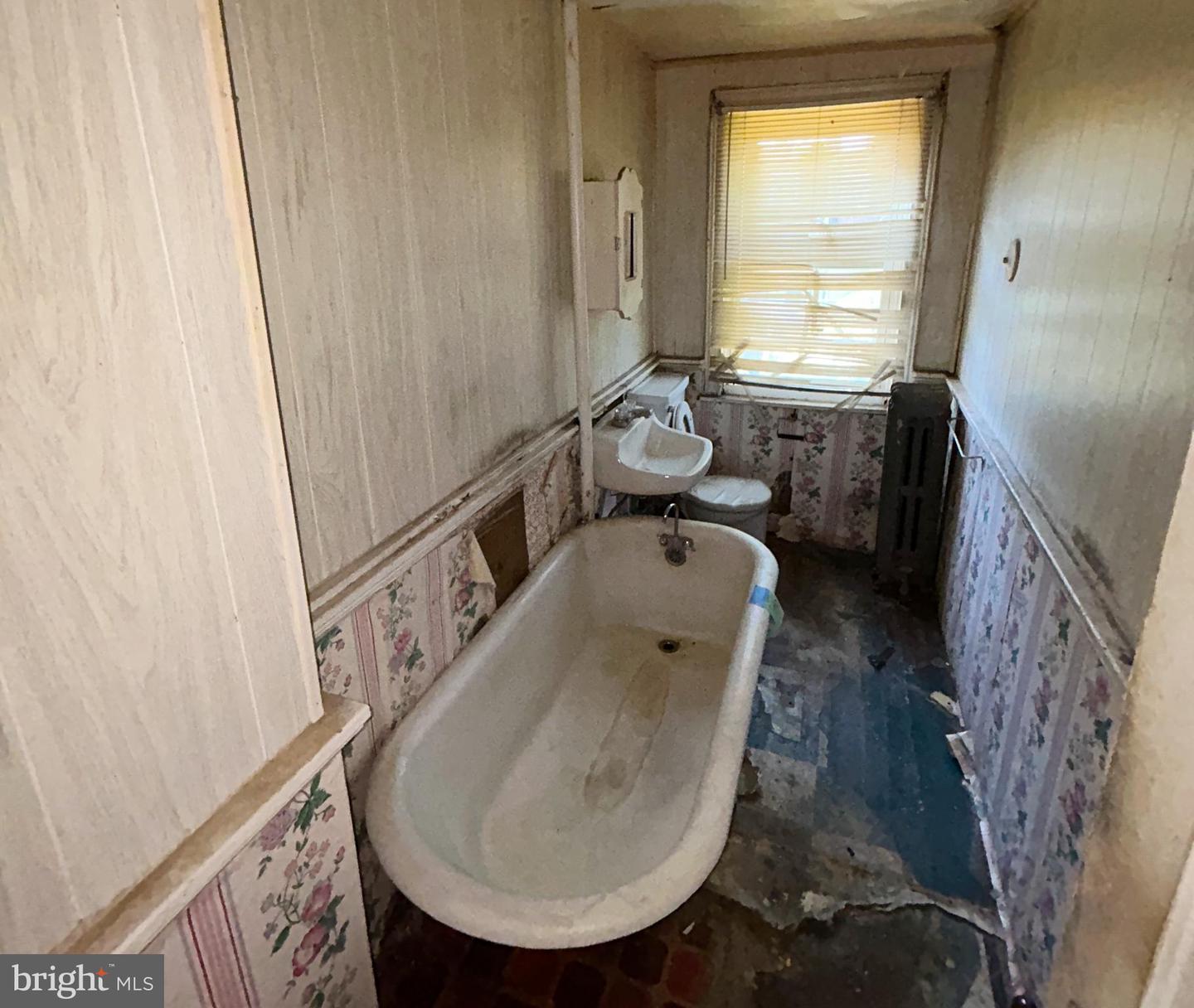 2123 W Lexington St Property Photo 15