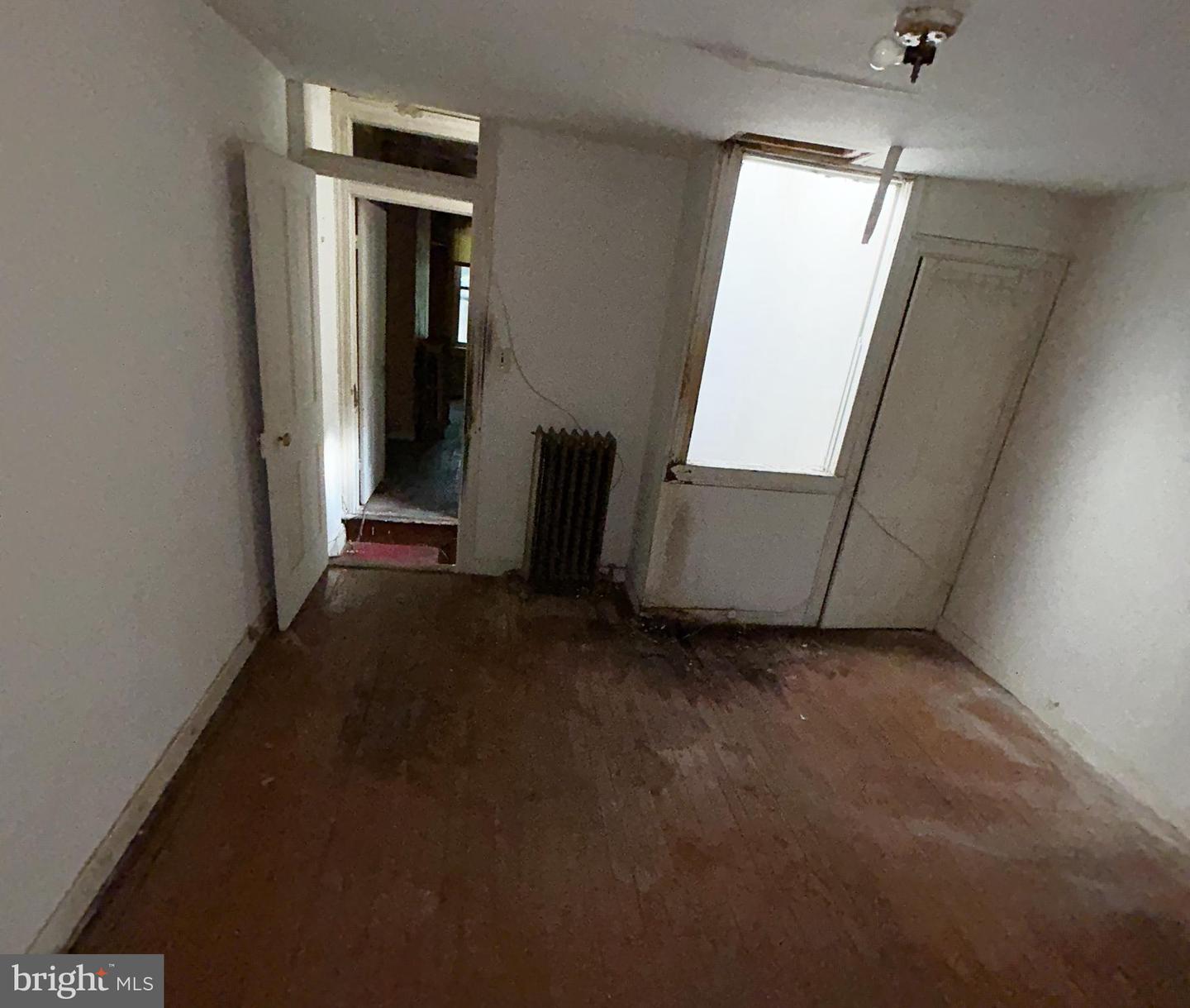 2123 W Lexington St Property Photo 16