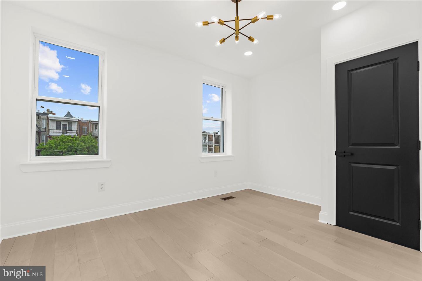 2321 Madison Ave Property Photo 24