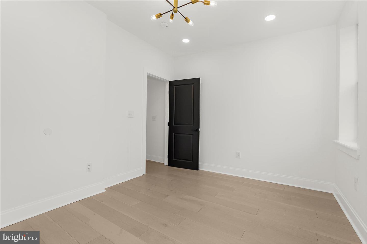 2321 Madison Ave Property Photo 25