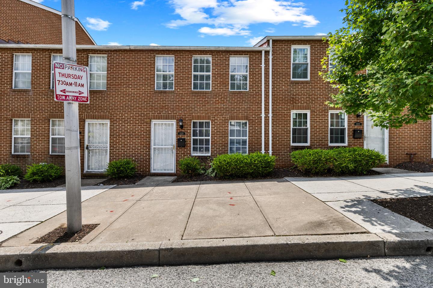 1225 E CHASE ST Property Photo 1