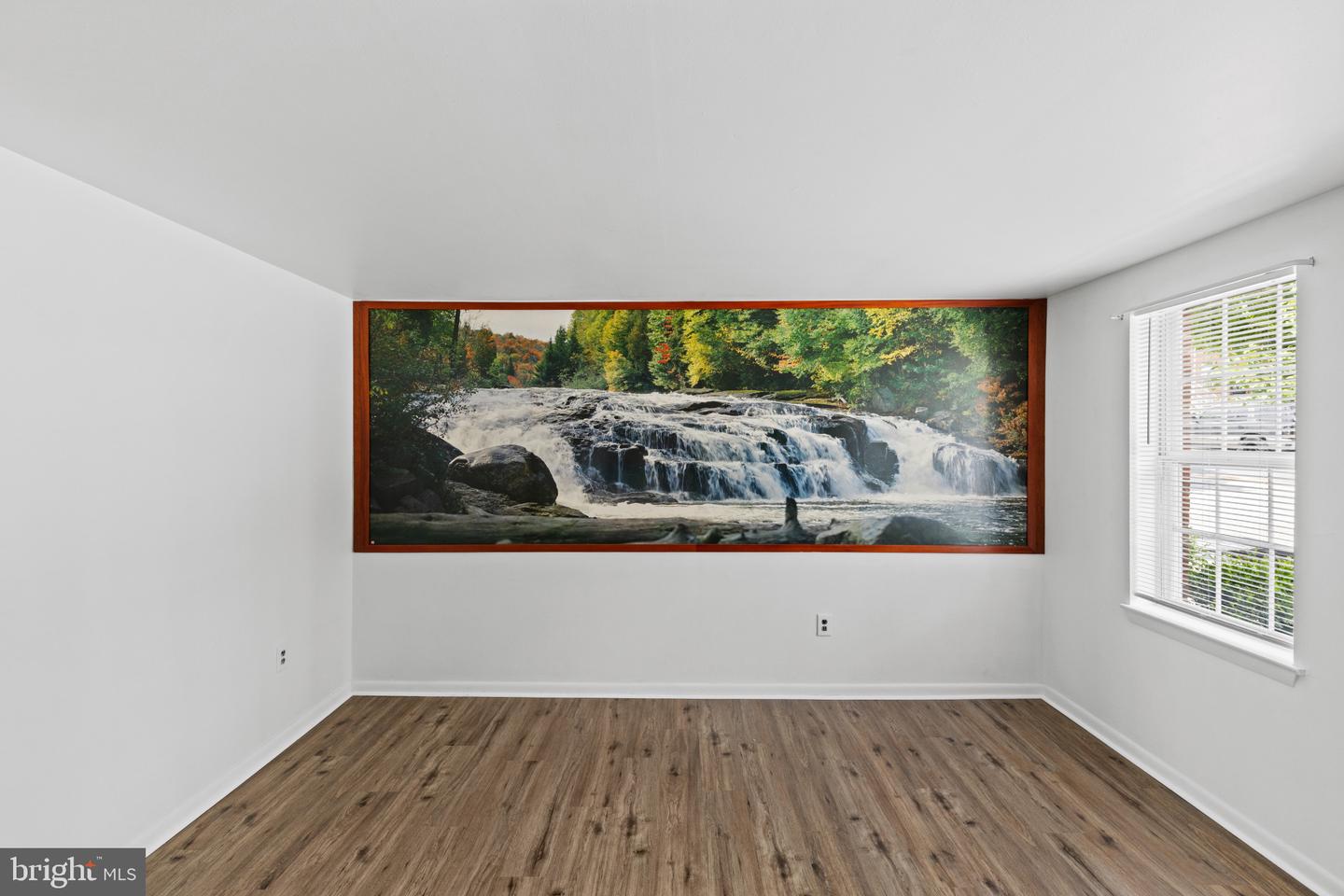 1225 E Chase St Property Photo 5