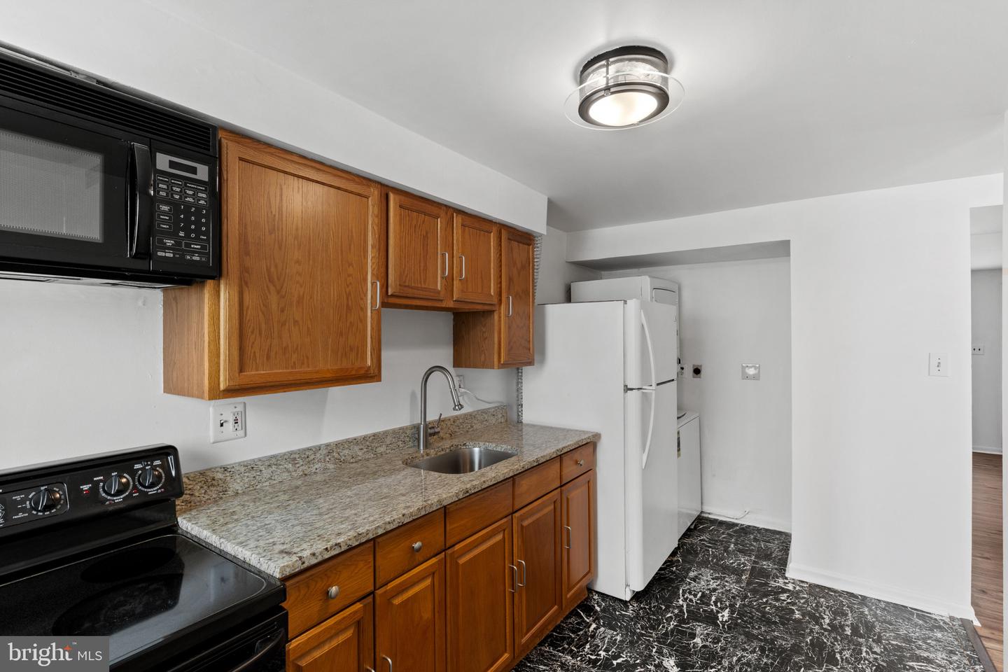 1225 E Chase St Property Photo 11