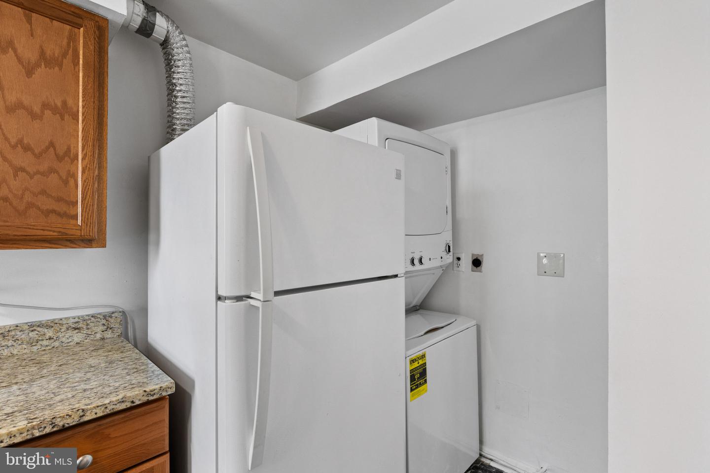 1225 E Chase St Property Photo 12