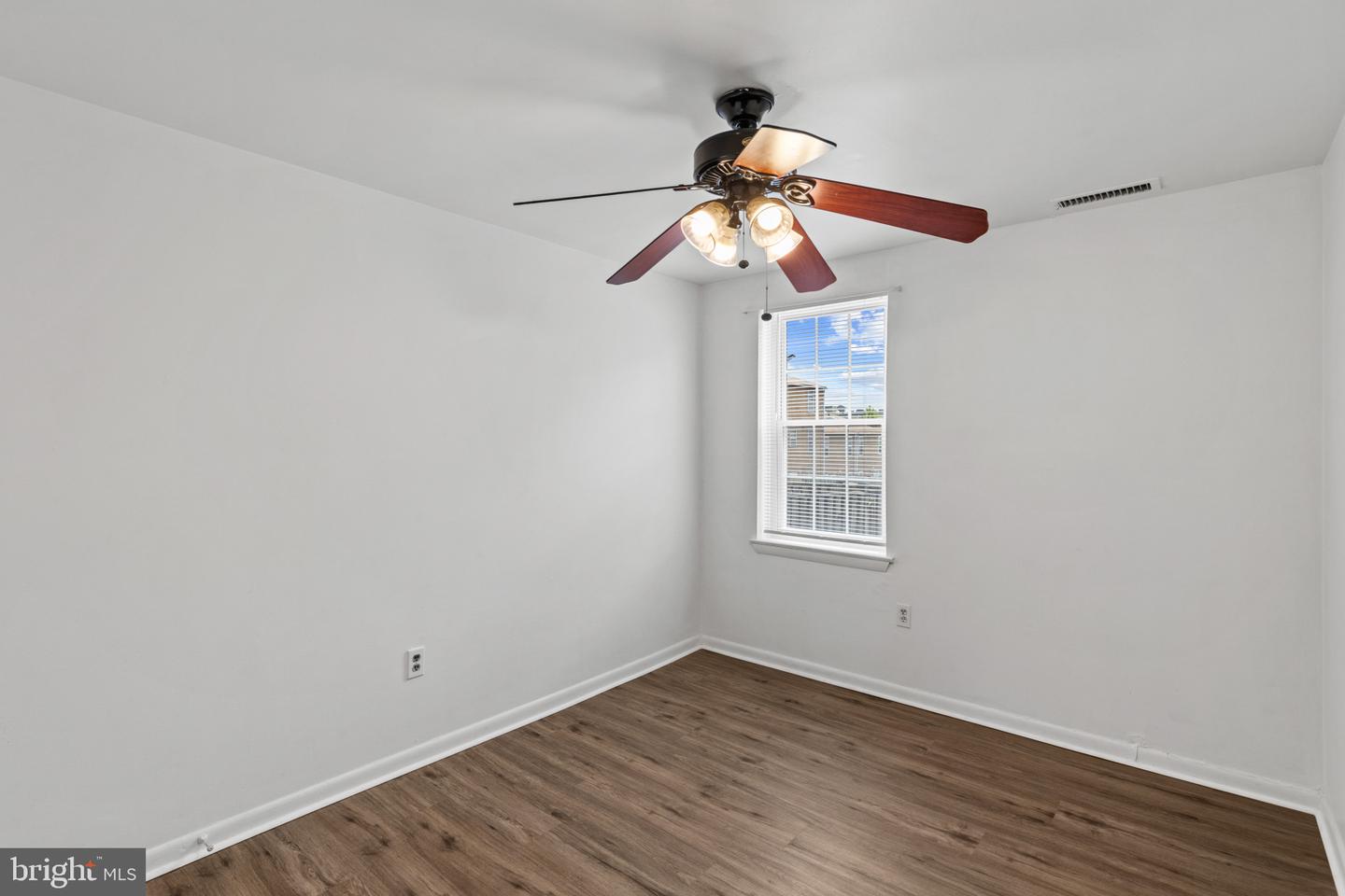 1225 E Chase St Property Photo 13