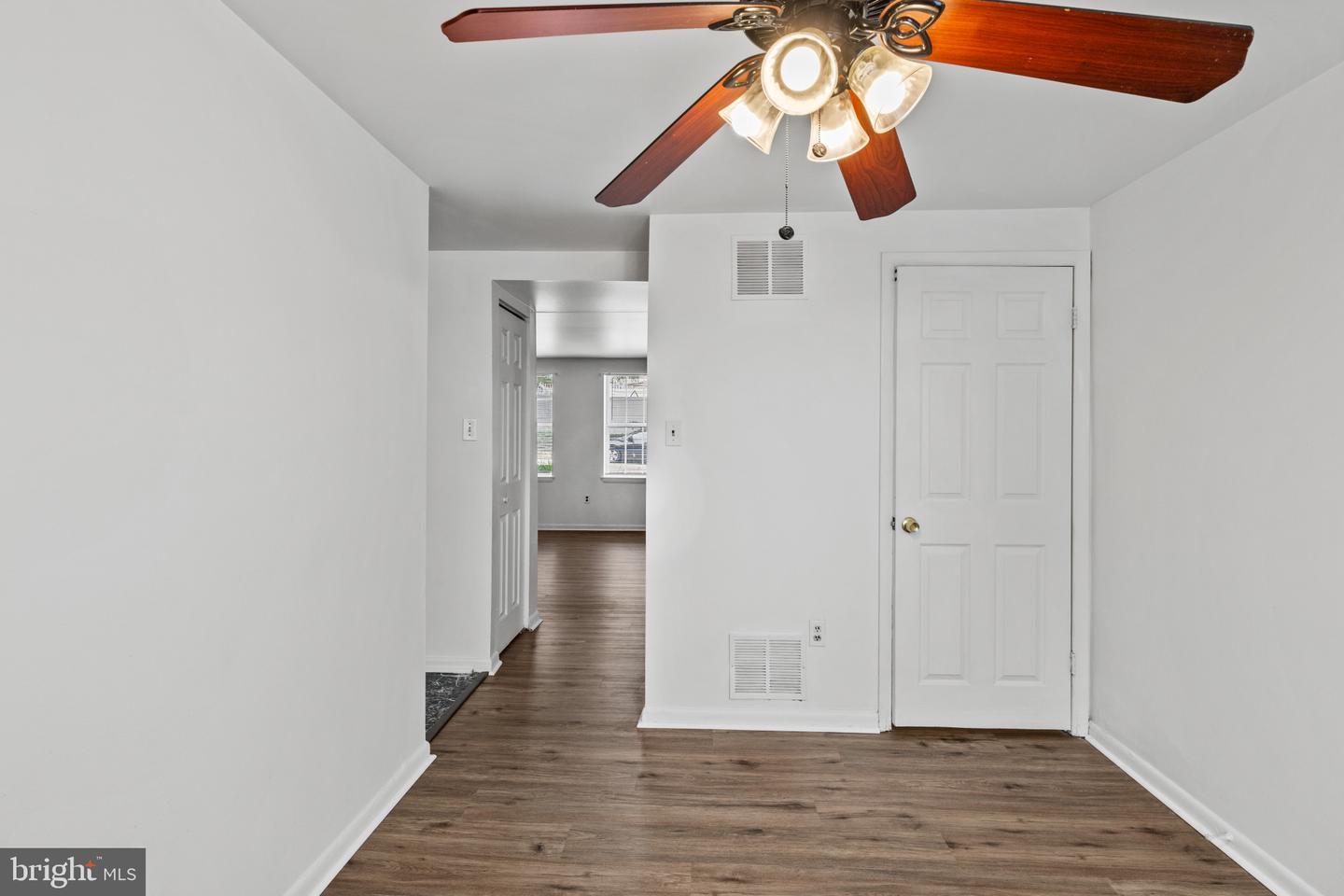 1225 E Chase St Property Photo 15