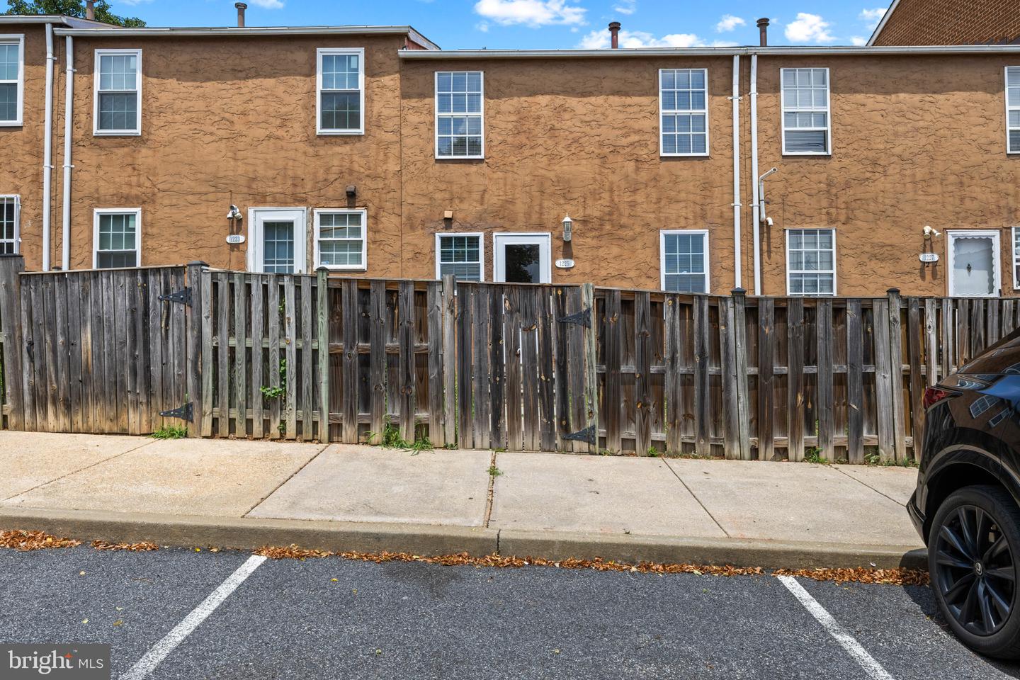1225 E Chase St Property Photo 35