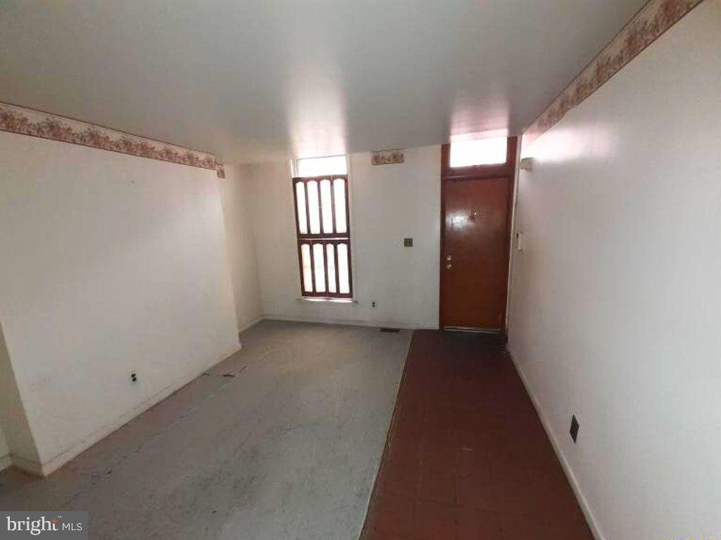 1533 Argyle Ave Property Photo 3