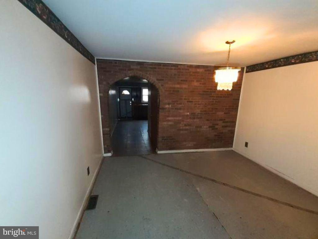 1533 Argyle Ave Property Photo 4