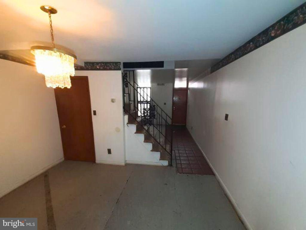 1533 Argyle Ave Property Photo 6