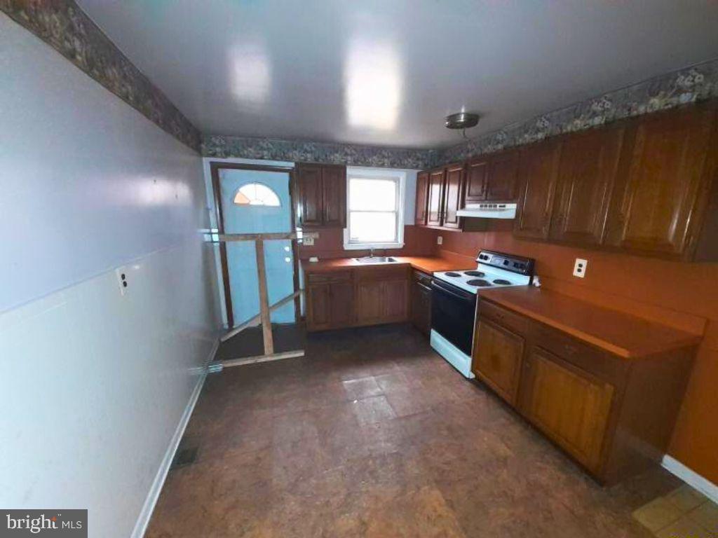 1533 Argyle Ave Property Photo 8