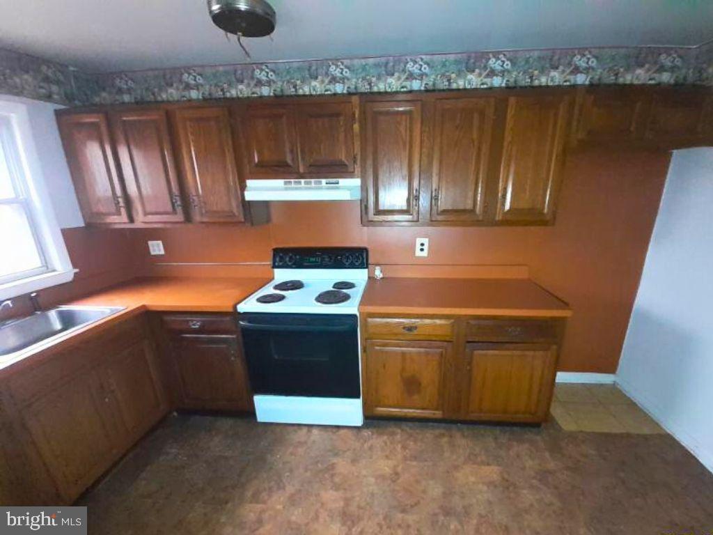 1533 Argyle Ave Property Photo 9