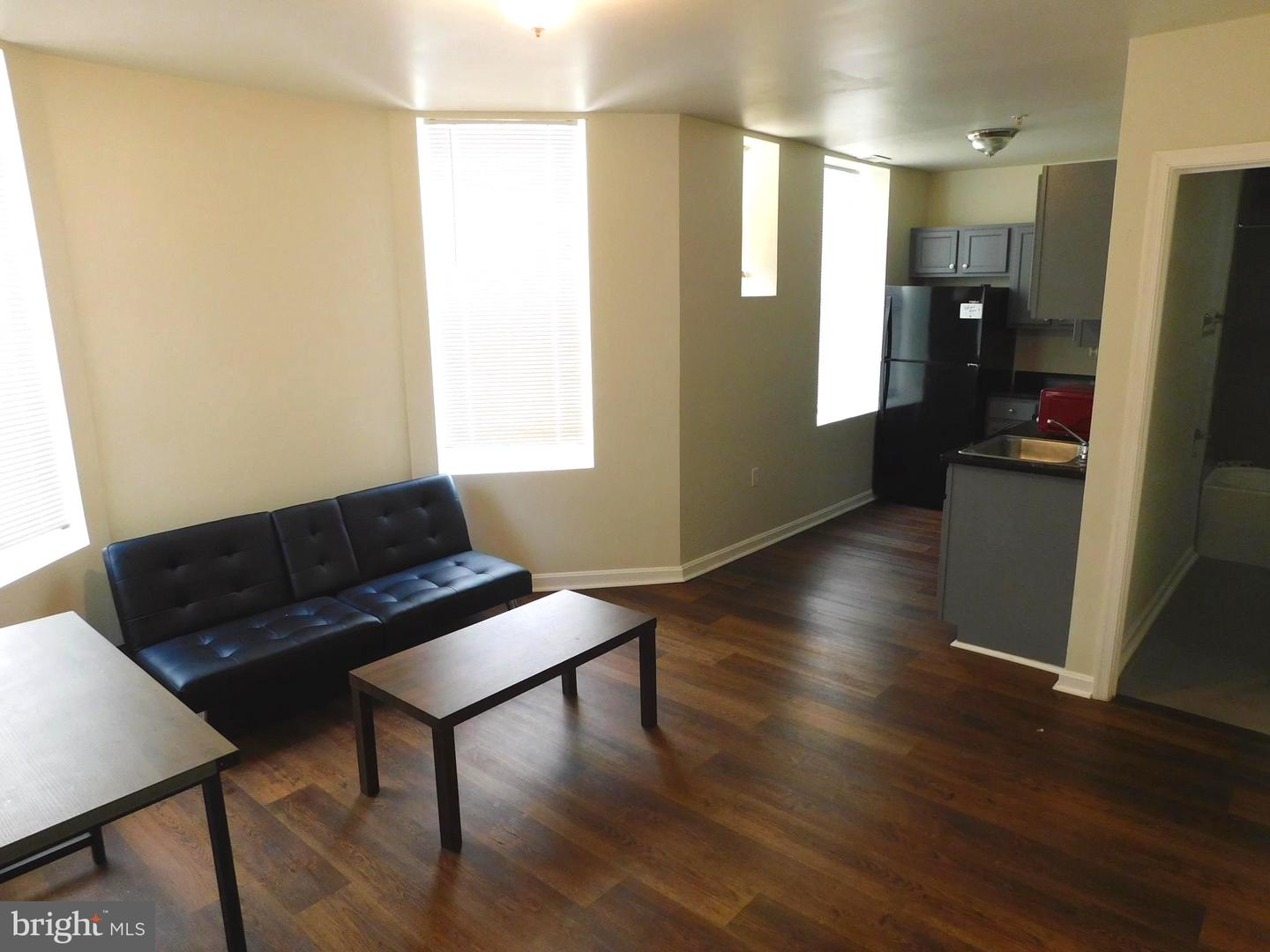 2427 Lakeview Ave #1d Property Photo 3