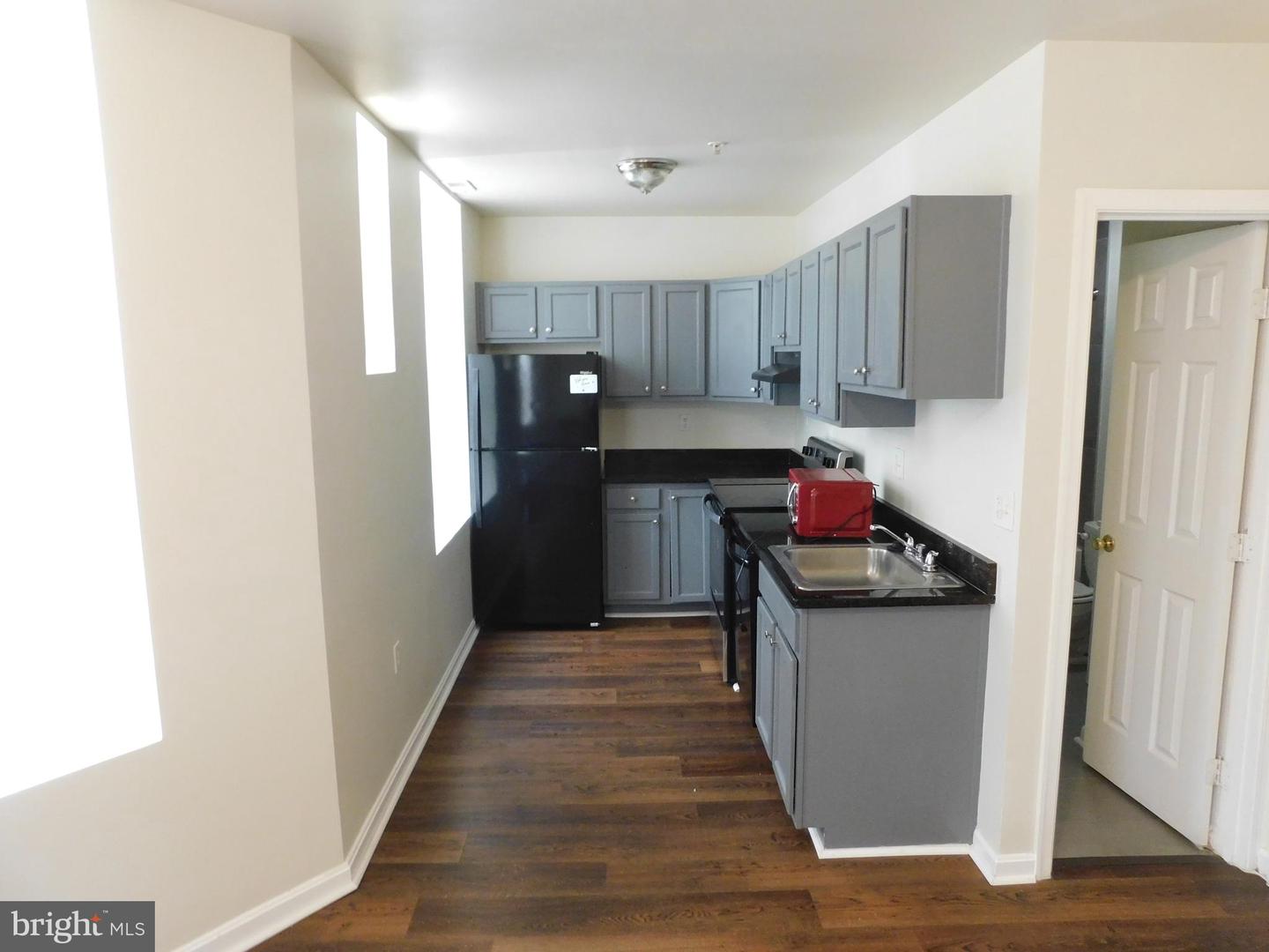 2427 Lakeview Ave #1d Property Photo 4