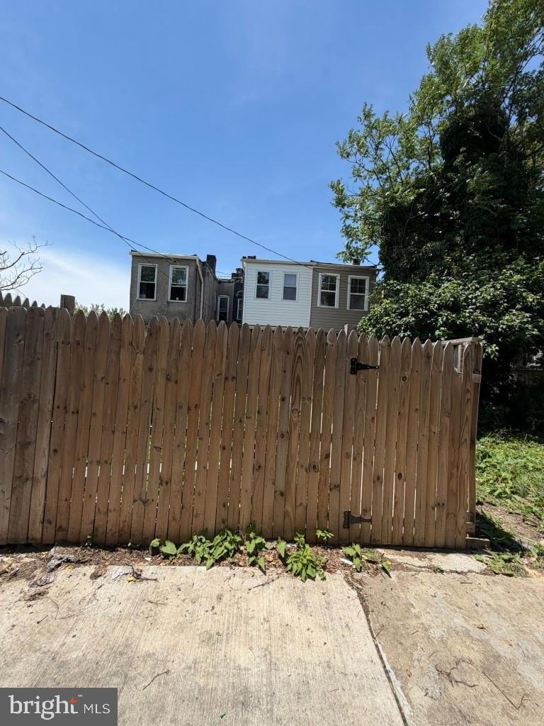 2421 Brentwood Ave Property Photo 5