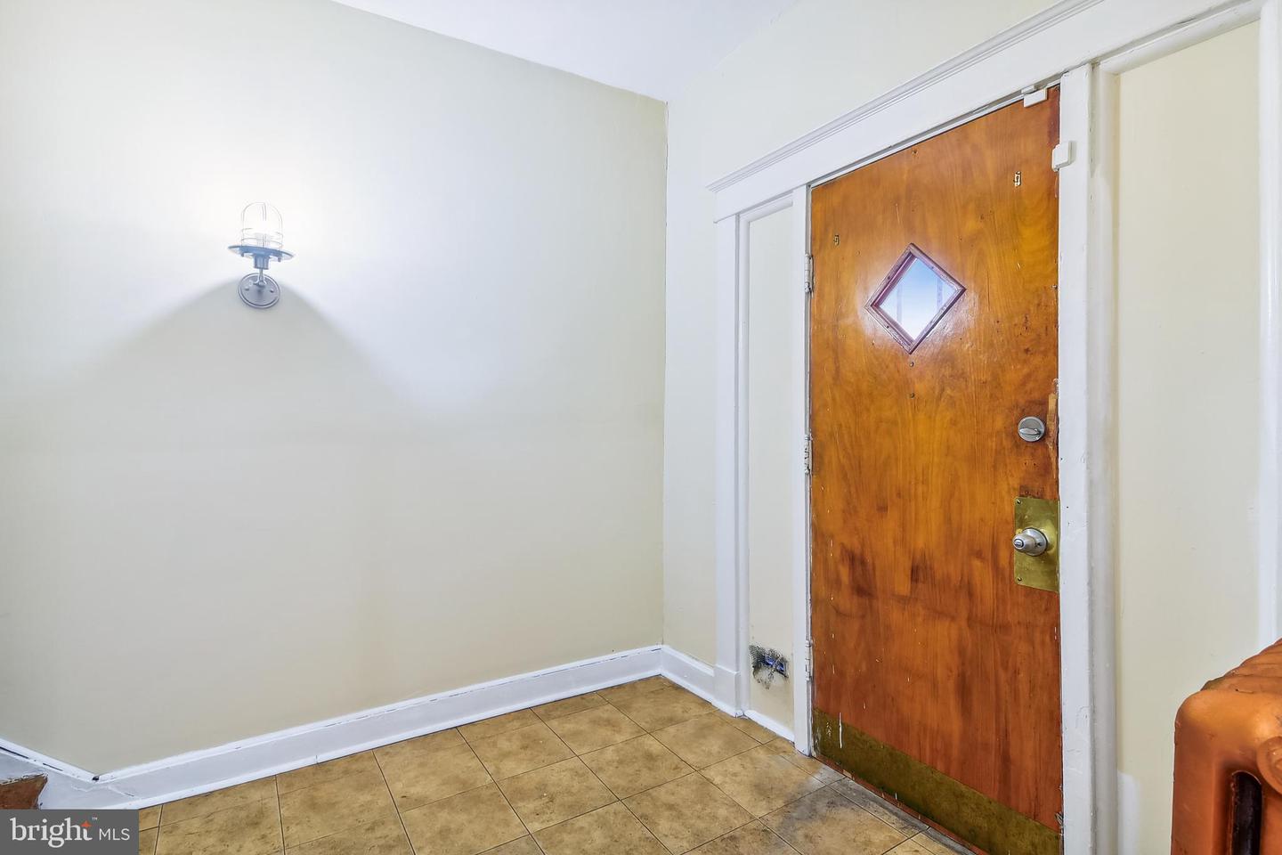 2319 W Lafayette Ave Property Photo 3