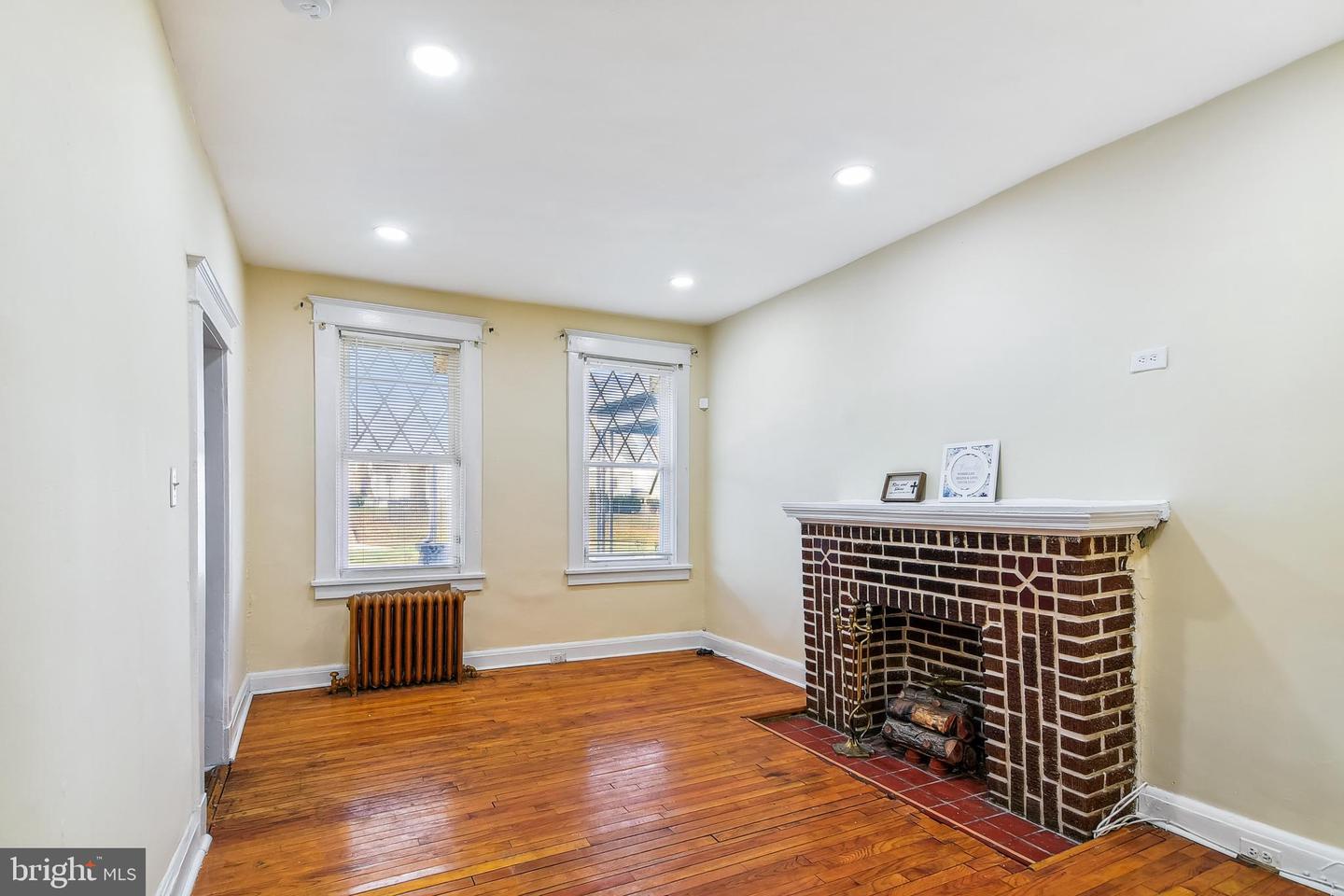 2319 W Lafayette Ave Property Photo 4