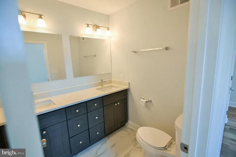 1227 Washington Blvd Property Photo 17