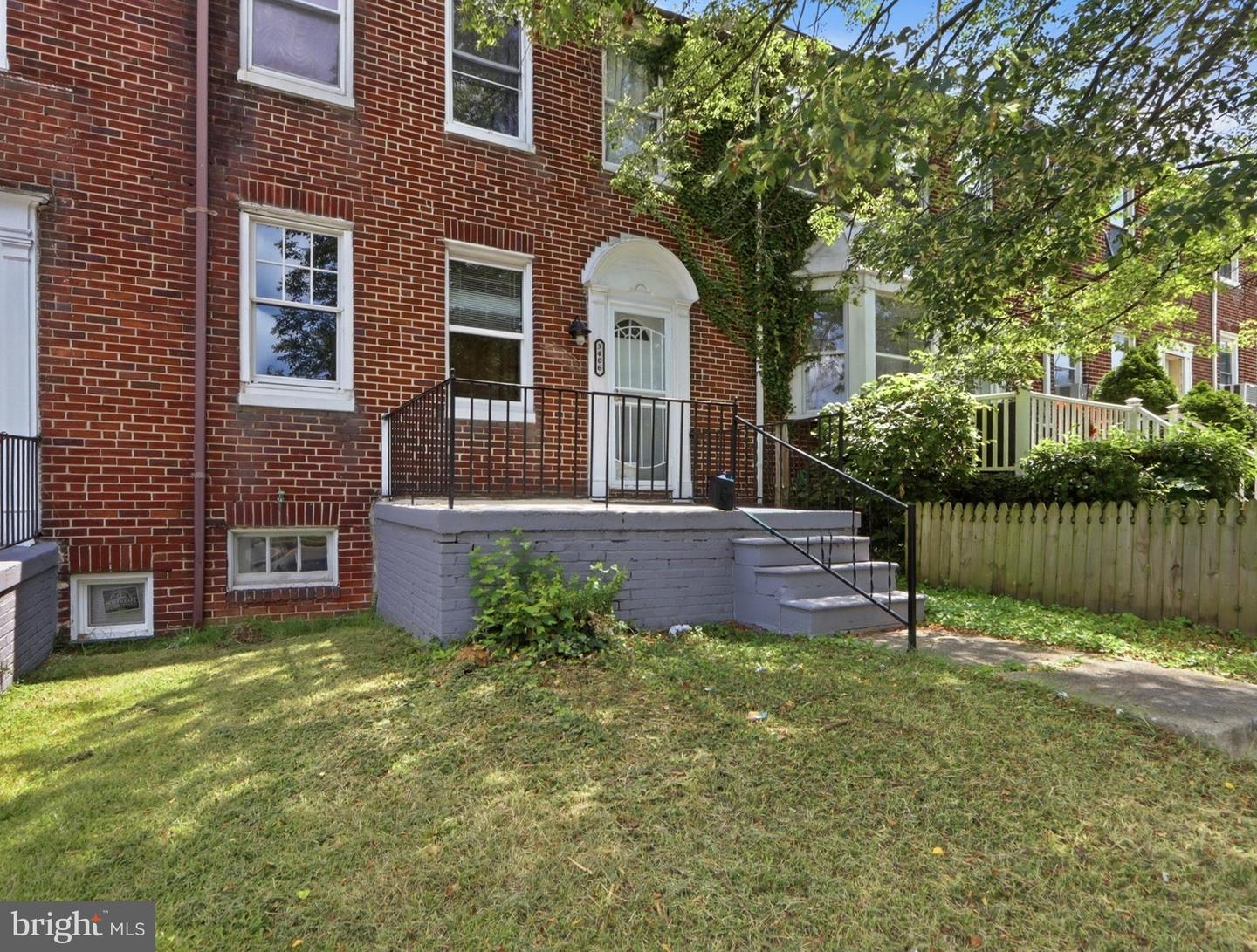 3406 Erdman Ave Property Photo 2