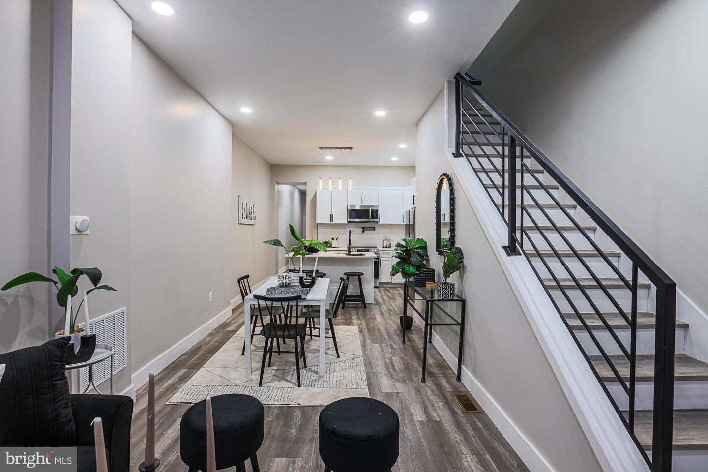 1728 RUXTON AVE Property Photo 1