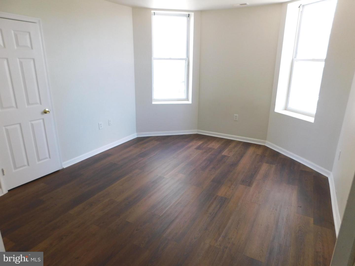 2427 Lakeview Ave #2c Property Photo 4