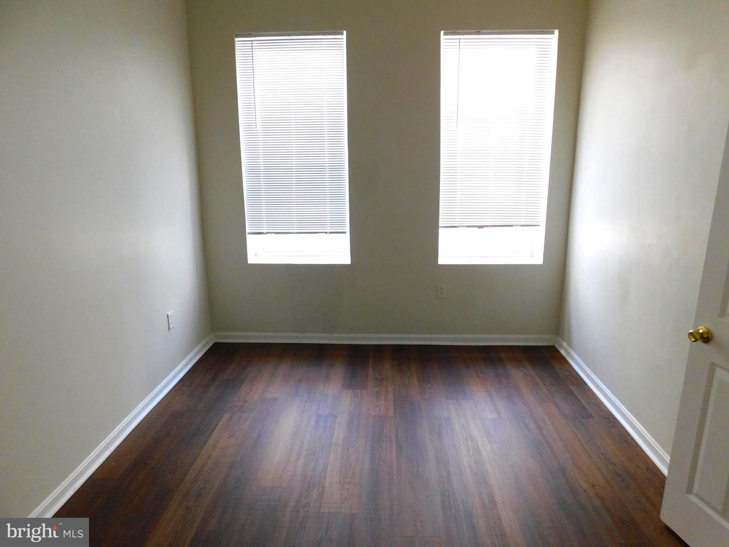 2427 Lakeview Ave #2c Property Photo 5