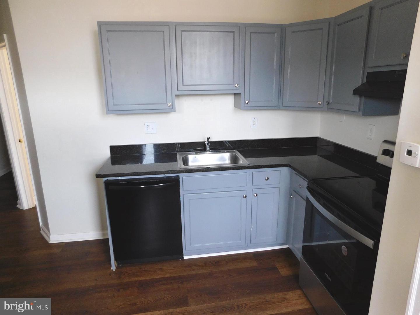 2427 Lakeview Ave #2c Property Photo 9
