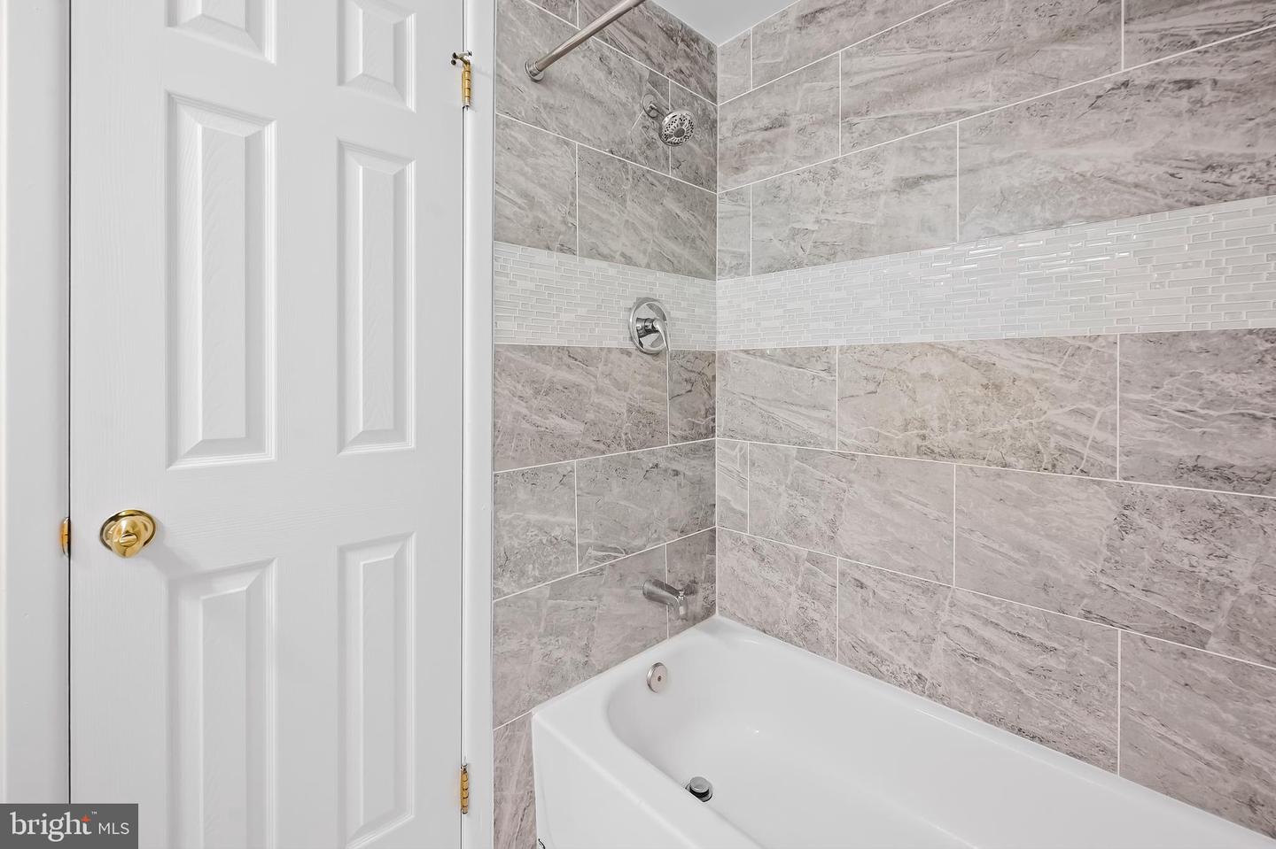 123 W Barre St W #402 Property Photo 14