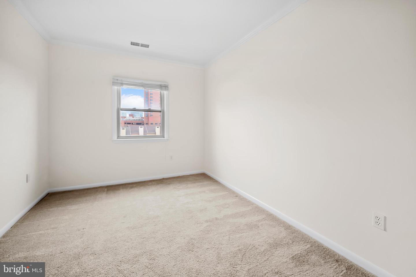 123 W Barre St W #402 Property Photo 16