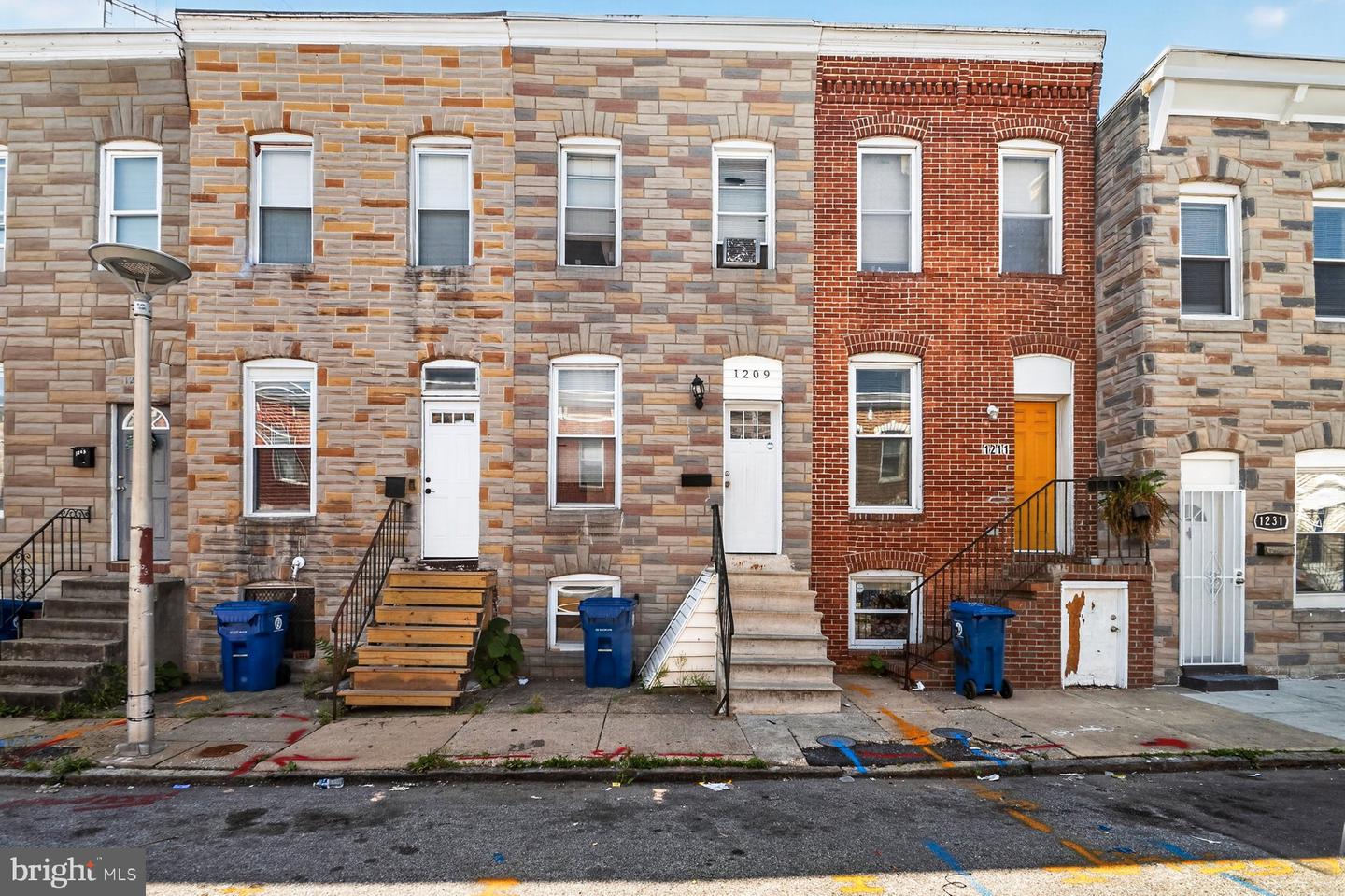 1209 Sargeant St Property Photo 1