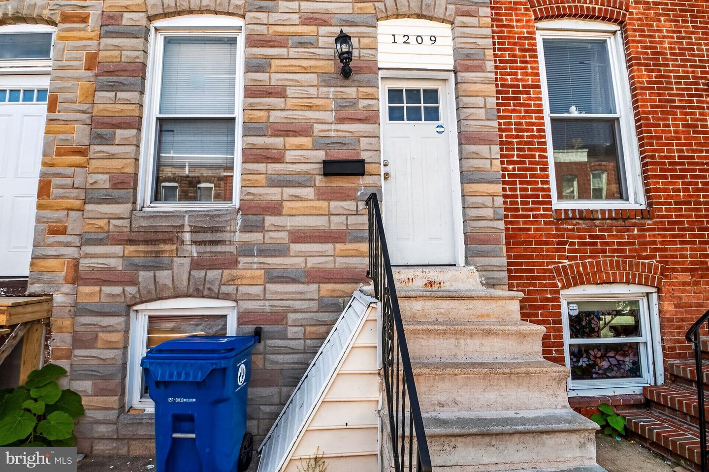 1209 Sargeant St Property Photo 3