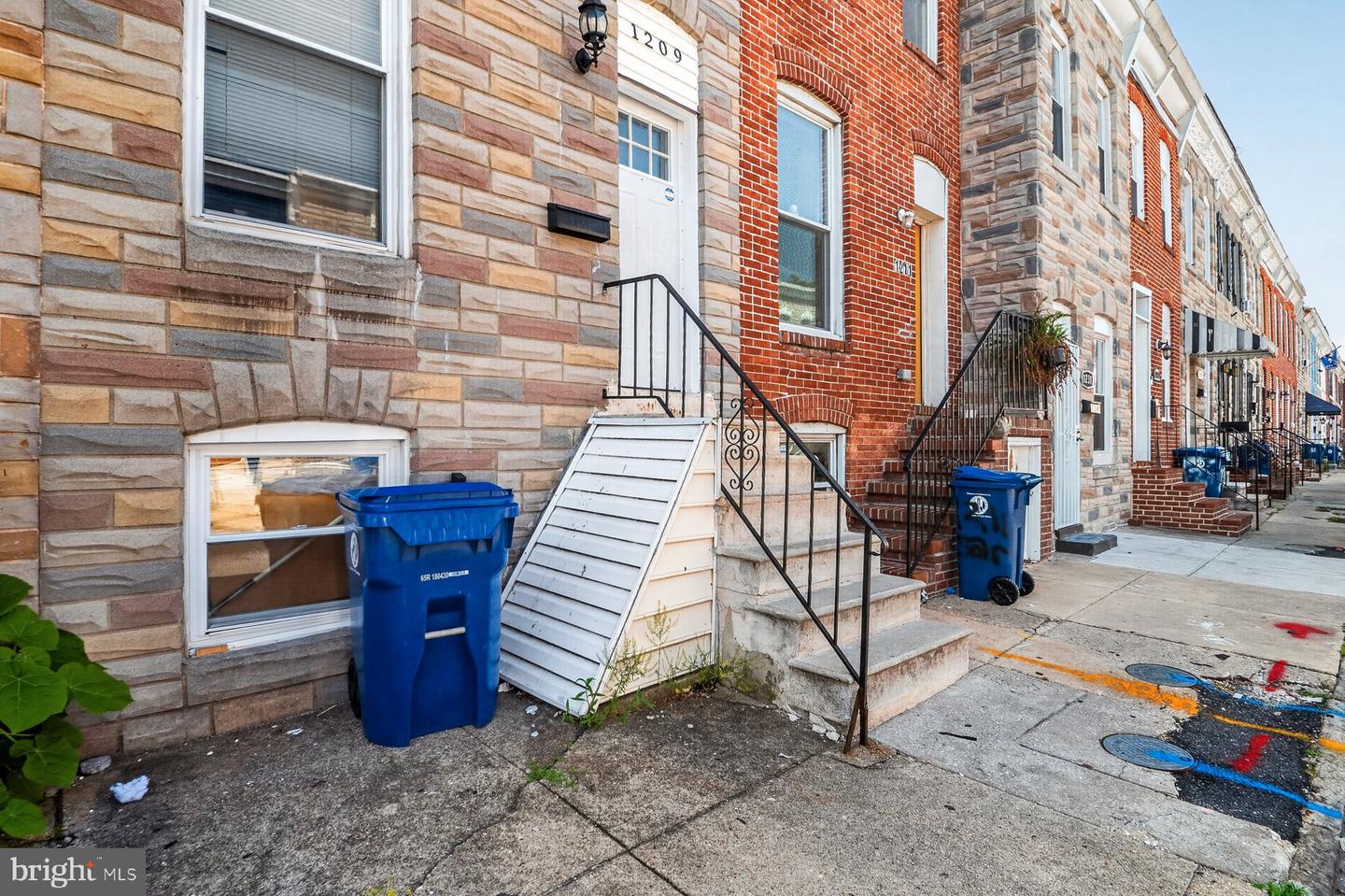 1209 Sargeant St Property Photo 4
