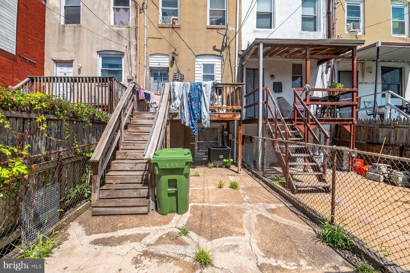 1209 Sargeant St Property Photo 9