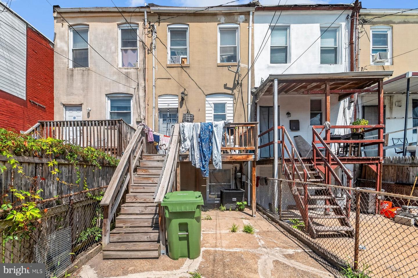1209 Sargeant St Property Photo 10