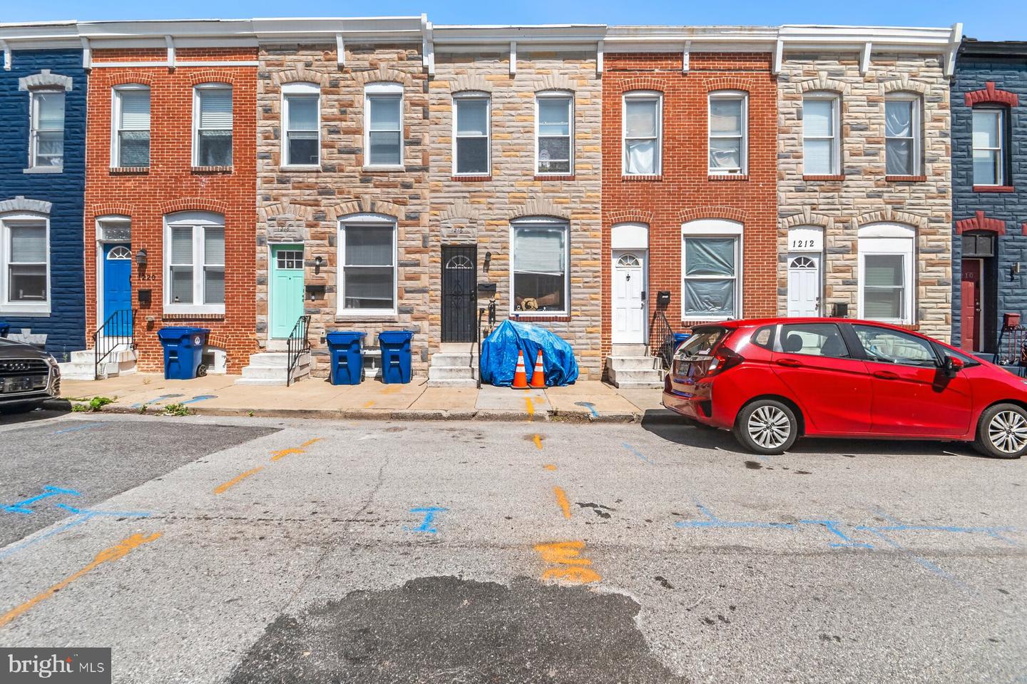 1216 SARGEANT ST Property Photo 1