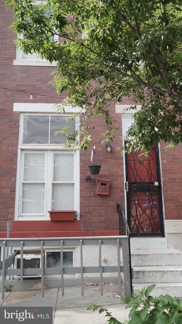 2802 Jefferson St Property Photo 1