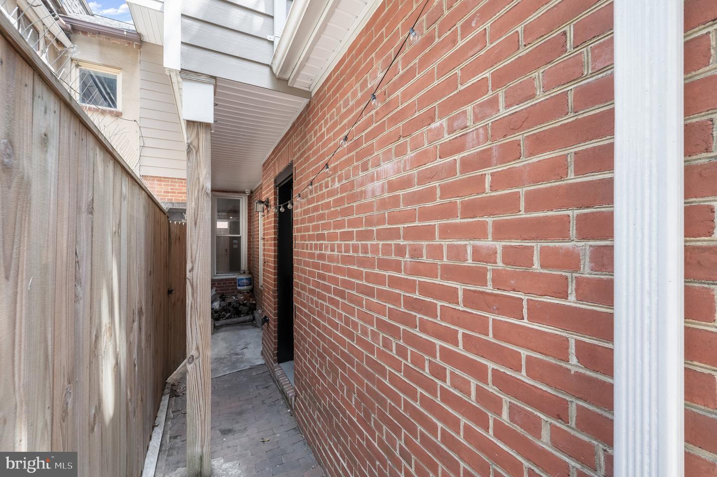 33 E Hamburg St Property Photo 18
