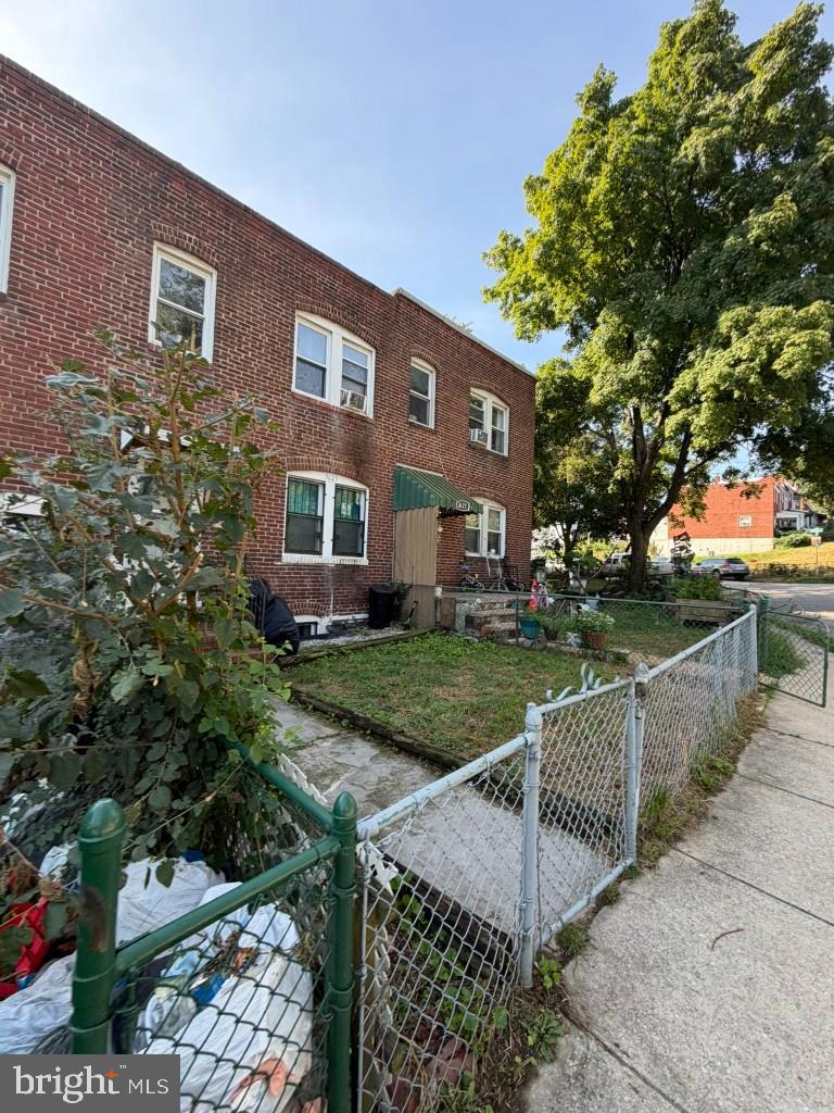 3625 Everett St Property Photo 2