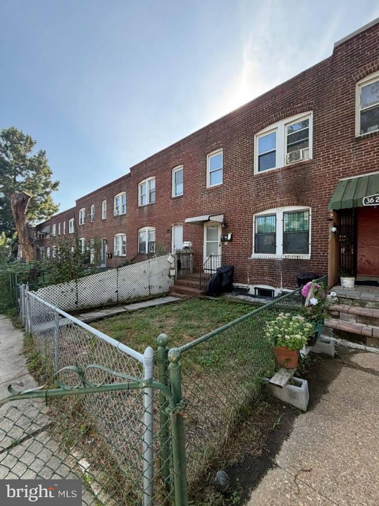 3625 Everett St Property Photo 3