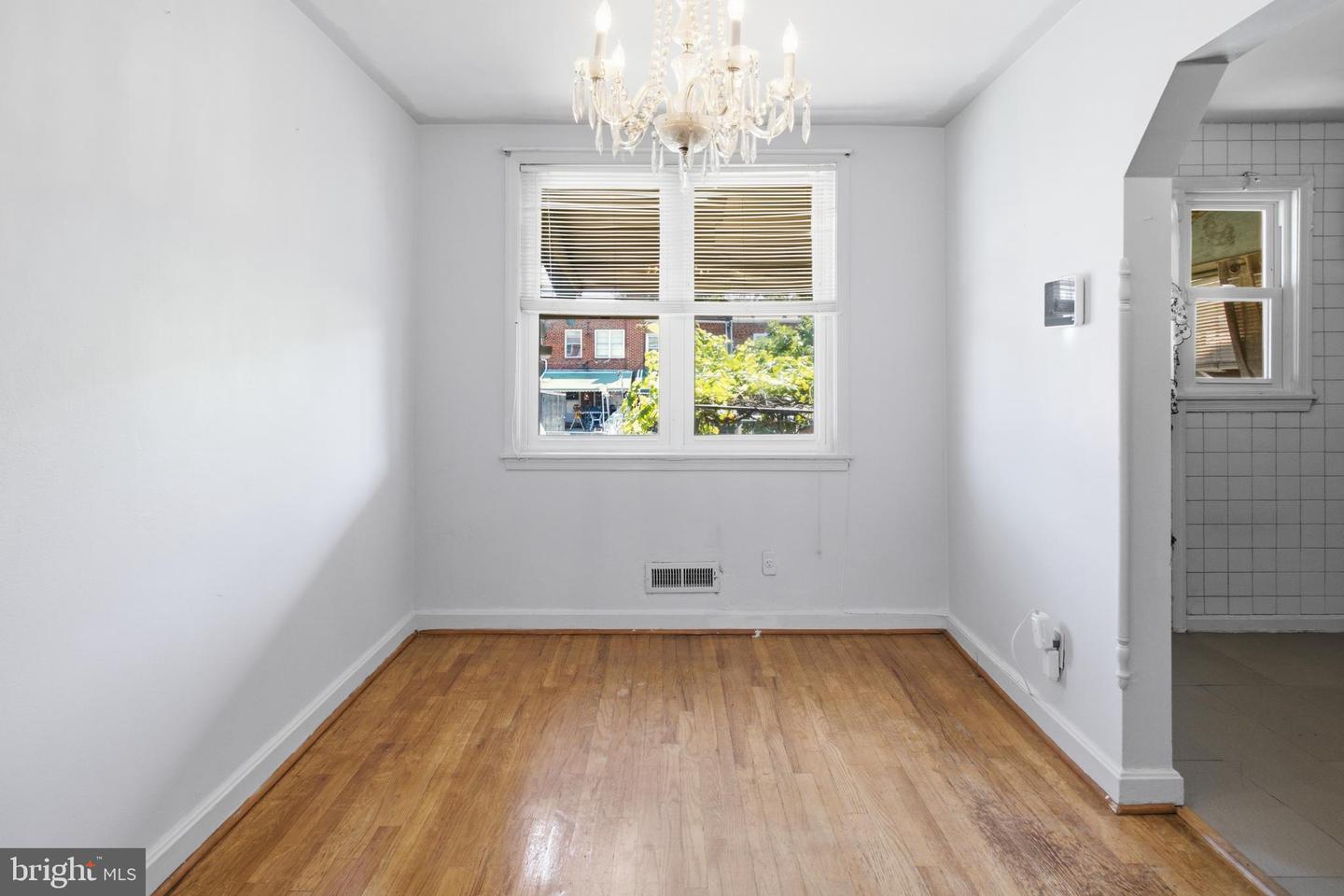 709 Tolna St Property Photo 8