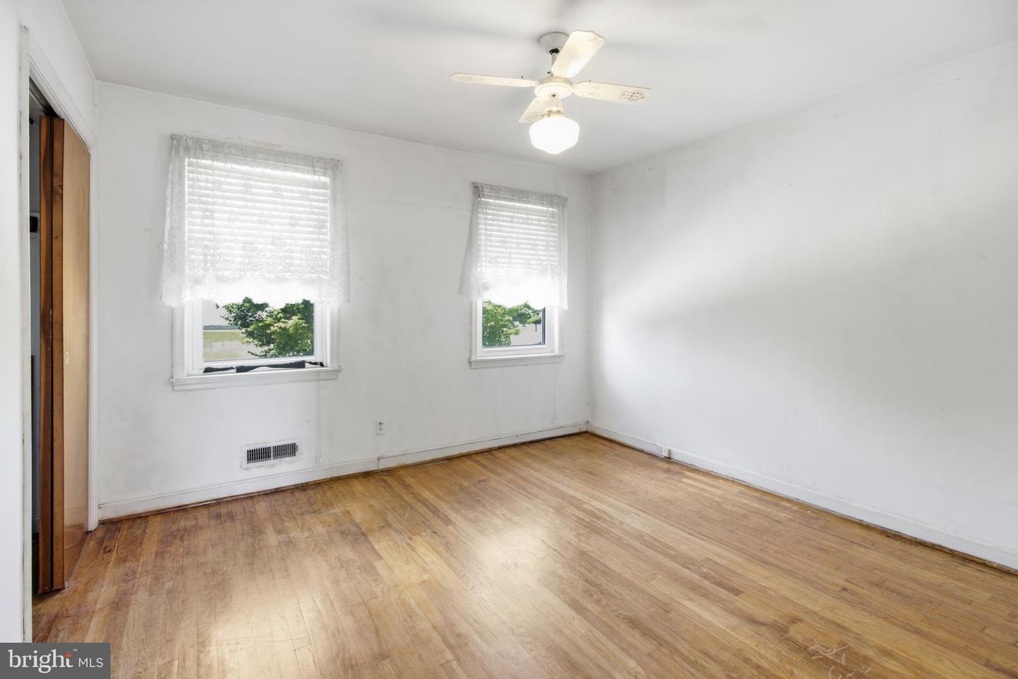 709 Tolna St Property Photo 16