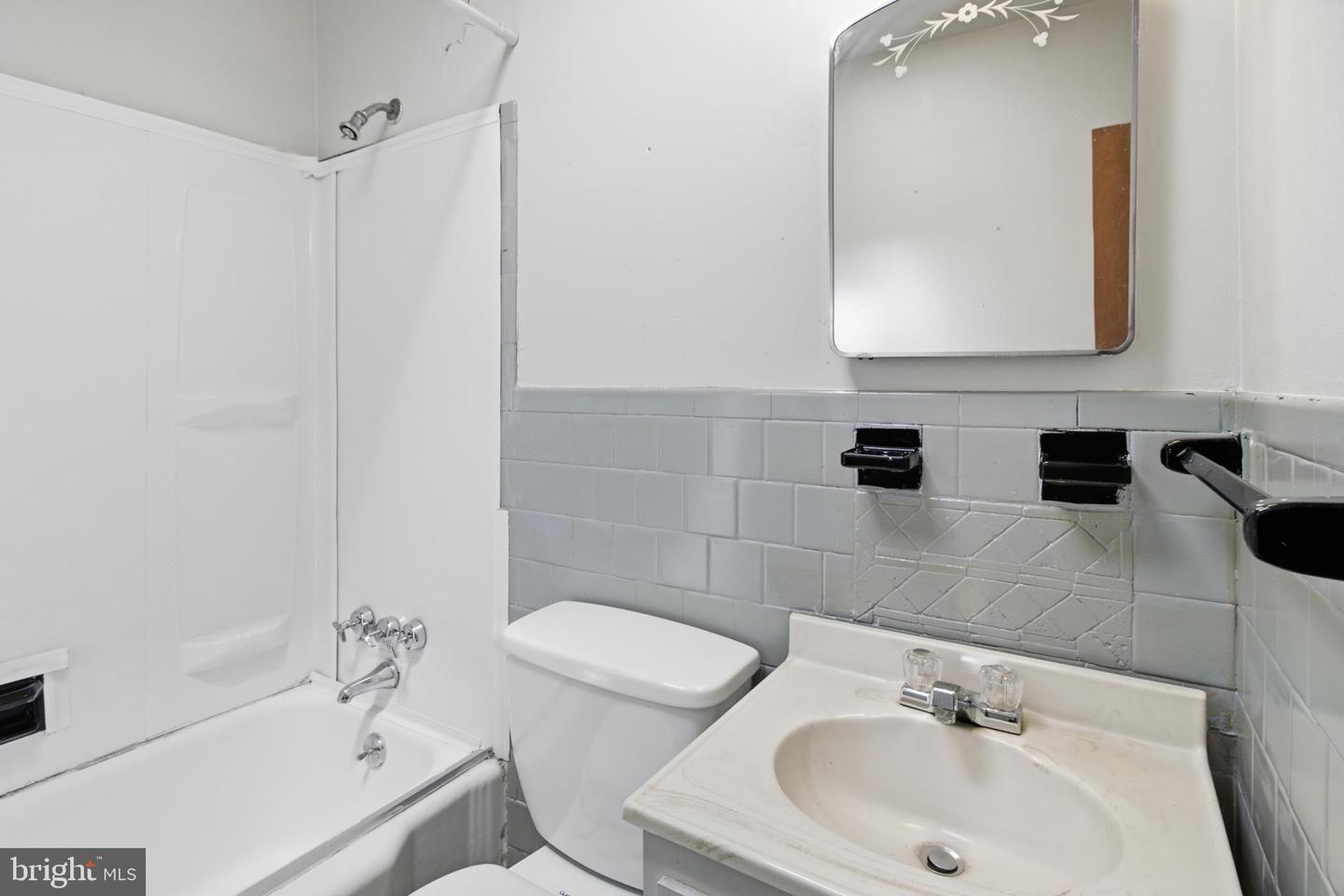 709 Tolna St Property Photo 20