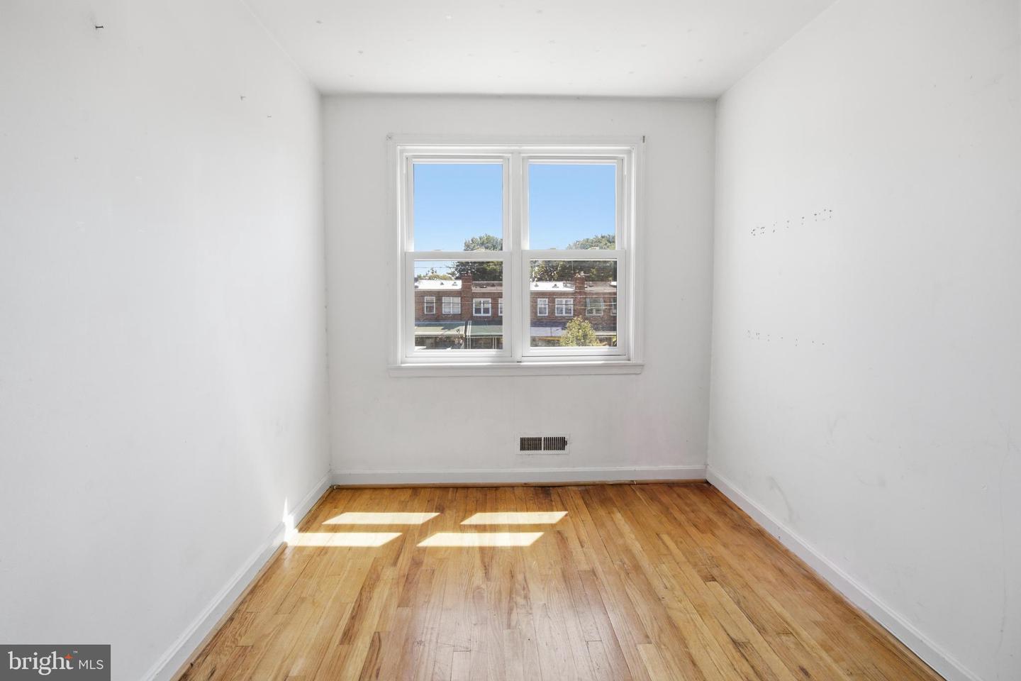 709 Tolna St Property Photo 22