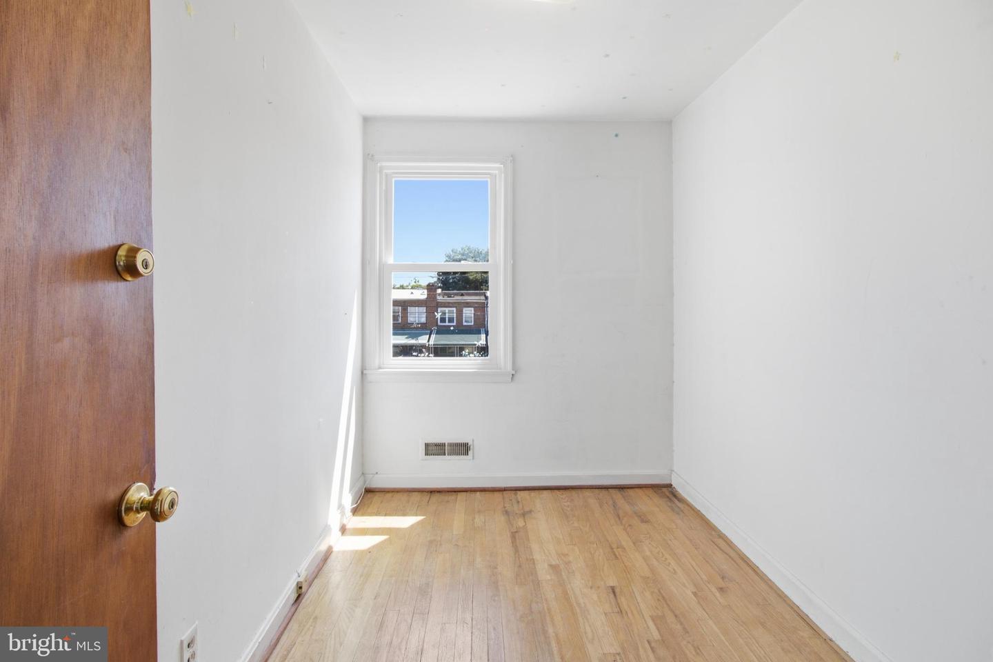 709 Tolna St Property Photo 24