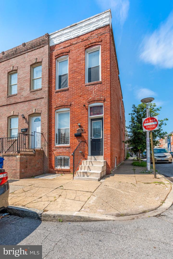 1309 W Ostend St Property Photo 1