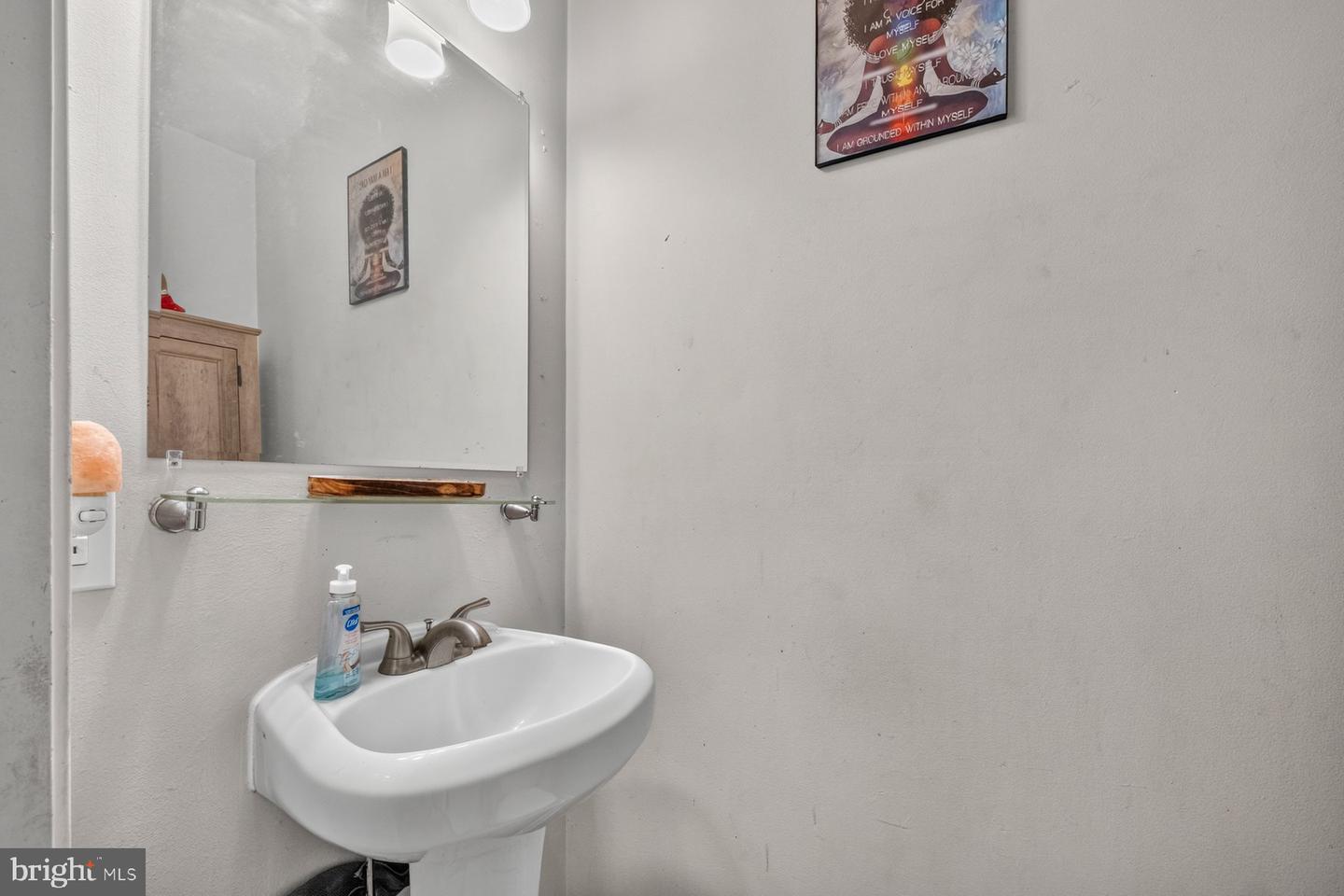 1309 W Ostend St Property Photo 11