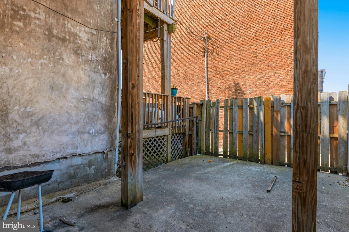 1309 W Ostend St Property Photo 23